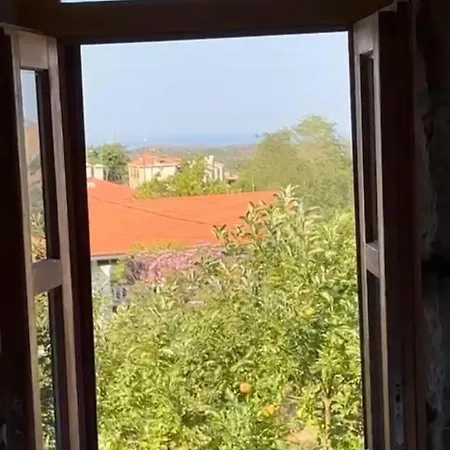 Paleos Hotel *